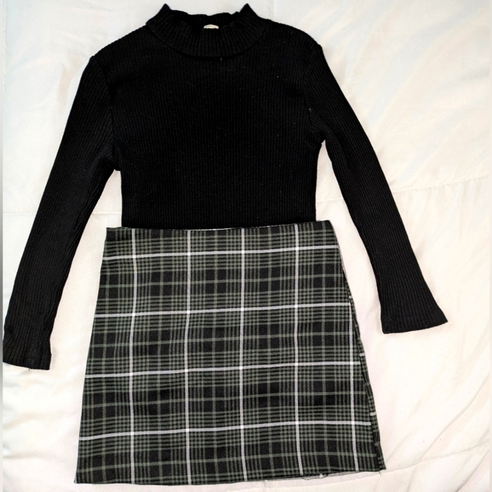 Plaid gb Girls skirt with FREE Black turtleneck
